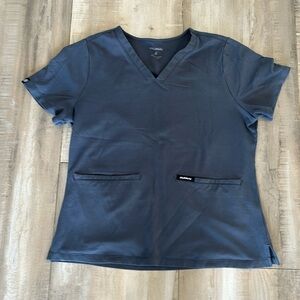 Large Jaanuu scrub top